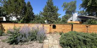 1649 ROSLYN ST Gallery 21