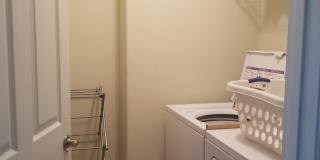 Beautiful 3 bedrooms 2.5 baths townhouse with 1 car garage in Tuscany Place Gallery 7