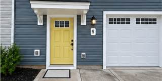 Modern Townhome with Attached Garage, Granite Kitchen & Private Deck Gallery 1