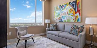 610 E Market St #2915 Gallery 24