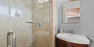 Adorable 3 Bedroom 2 Bathroom Single Story Family Home Gallery 17