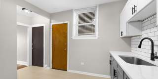 703 N Austin Blvd Gallery 12