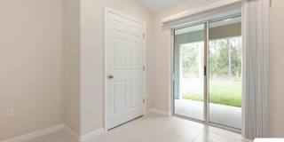 LIKE NEW 3/2/1 TOWNHOUSE IN BEAUTIFUL SEMINOLE WOODS Gallery 16