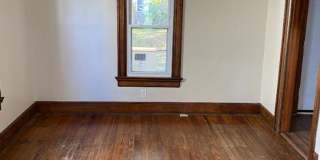 2 bedroom close to Miami Valley Hospital and UD with Detached garage! Gallery 9