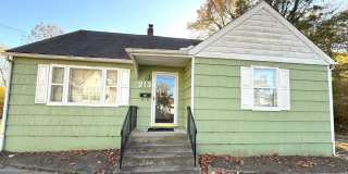 Big Spacious Beautiful Single Family 4 bedroom House for Rent !!! Gallery 1