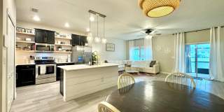 Beautiful Townhome in a perfect location Gallery 4