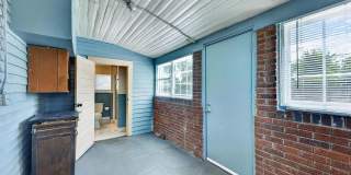 Ideal for Medical Professionals & Students – Spacious 5BR Near Downtown Gallery 36