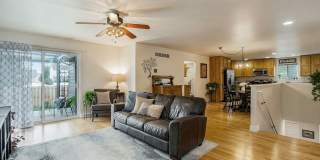 Gorgeous 6 Bedroom/3.5 Bathroom Home! Gallery 3