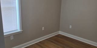 Charming 3 bed, 1.5 bath Gallery 17