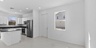 4404 Longwood Lake Square Gallery 12
