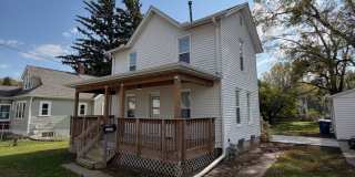 Modern & Updated 3 Bedroom 1.5 Bathroom Home For Rent Gallery 1
