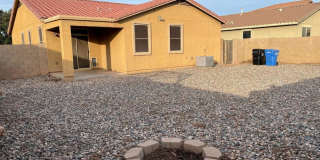 Attractive 3 bed, 2 bath home Gallery 31