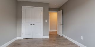 Modern 4 Bedroom Home in Red Bank Gallery 21
