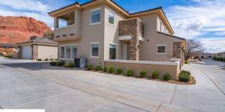 Welcoming 3 Bedroom Townhome in Charming Ivins City Gallery 1