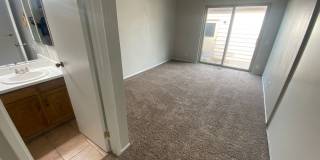 Spacious Aurora Townhome Gallery 6