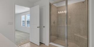 Like-New Ashton Woods Spacious 5BR 4BA, Prime Location Near I-4! Gallery 21