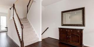 42482 DOGWOOD GLEN Square Gallery 18