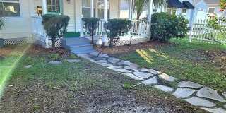 lovely 3/1 house with fence yard Gallery 1