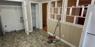 Room in 4 Bedroom Home at Lucky Ct Gallery 15