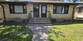 1249 Dakota St Gallery 1