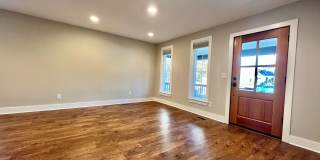 Updated 3 Bed, 2 Bath Cottage in Heart of Lockeland Springs w/ 1 Car Garage Gallery 3