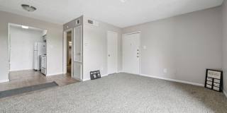 Pine Creek Apartments Gallery 17