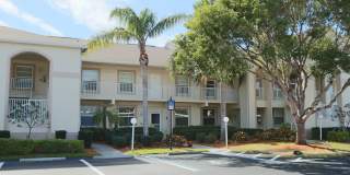 **SHORT-TERM RENTAL - FURNISHED TURNKEY 2/2 CONDO** April 1 - Nov 30 Gallery 1