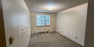 1/2 Off First Full Month's Rent! Lower Level 2 Bedroom 1 Bathroom Apartment Gallery 11