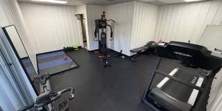 843 4th St Gallery 21