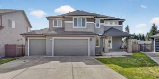 Modern 4-Bedroom Smart Home in cul-de-sac with 3-Car Garage, EV Charging – Prime Puyallup Location Gallery 1