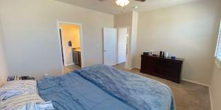 Gorgeous 4bed/3.5bath with 2 Master Bedrooms! Gallery 16