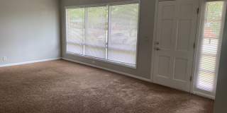 Charming 4 BR, 2 BA, Close to MTSU, 1 Car Garage, Large Carport Gallery 5