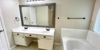 Charming 3-Bedroom Oasis in Round Rock Charming 3-Bedroom Oasis in Round Rock Gallery 12