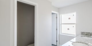 2911 Harper St Gallery 16