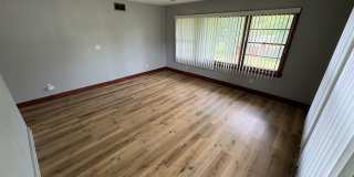 Bright & Spacious 3-Bedroom Home with Large Backyard Gallery 4