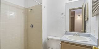 2 Bedroom Townhome with Refrigerated Air Gallery 5