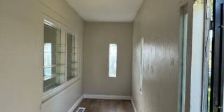 FOR RENT!! CUTE AND COZY BUNGALOW STYLE 3 BEDROOM 1 BATH SINGLE FAMILY HOME (MOVE IN SPECIAL).. Gallery 3