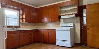 1914 S Van Buren St., Little Rock AR 72204 - Well kept 3br 1.5ba w/fenced yard near UALR Gallery 8