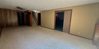 Beautiful walk-out house in SOUTH Lincoln Gallery 16