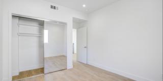 5639 Riverton Ave Gallery 18