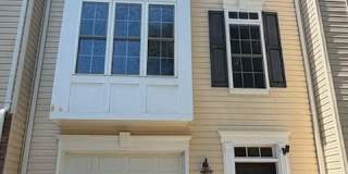 843 FAIRVIEW VILLAGE Court Gallery 1