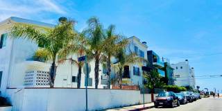 Gorgeous Remodeled Downstairs Apartment w/Patio+Prvt Laundry+Garage+Views of Canals Gorgeous Remodeled Downstairs Apartment w/Patio+Prvt Laundry+Garage+Views of Canals Gallery 1