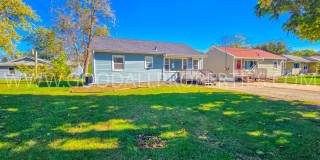 2 Bedroom South Des Moines Home | Full Basement + Large Yard | $1,345 Gallery 1