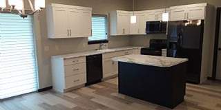 Three bedroom two bathroom Twin home w/ triple garage Gallery 4