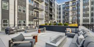 900 Willow Gallery 23