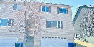 Updated 3bed 3bath End Unit Townhome w’Great Views Gallery 3