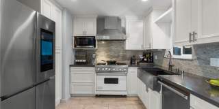 4700 Topanga Canyon Boulevard Gallery 7