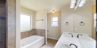 2 WEEKS FREE RENT + $1,895 ONE STORY 4 BEDROOM WITH 3 FULL BATHS Gallery 32