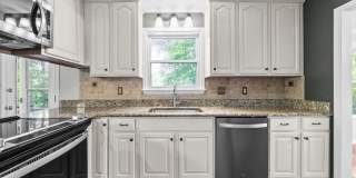Pet Friendly Three Bedroom! Gallery 13