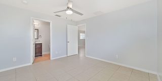 Well Maintained Duplex in Lehigh with 1 Car Garage! Gallery 14